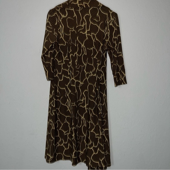 Diane Von Furstenberg 100% Silk Jersey
Wrap Dress Brown Dot Print Pattern Size 4 - Picture 10 of 11